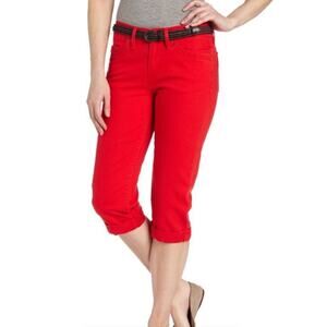 Levi’s  RED Cropped Capri Jeans Size 10